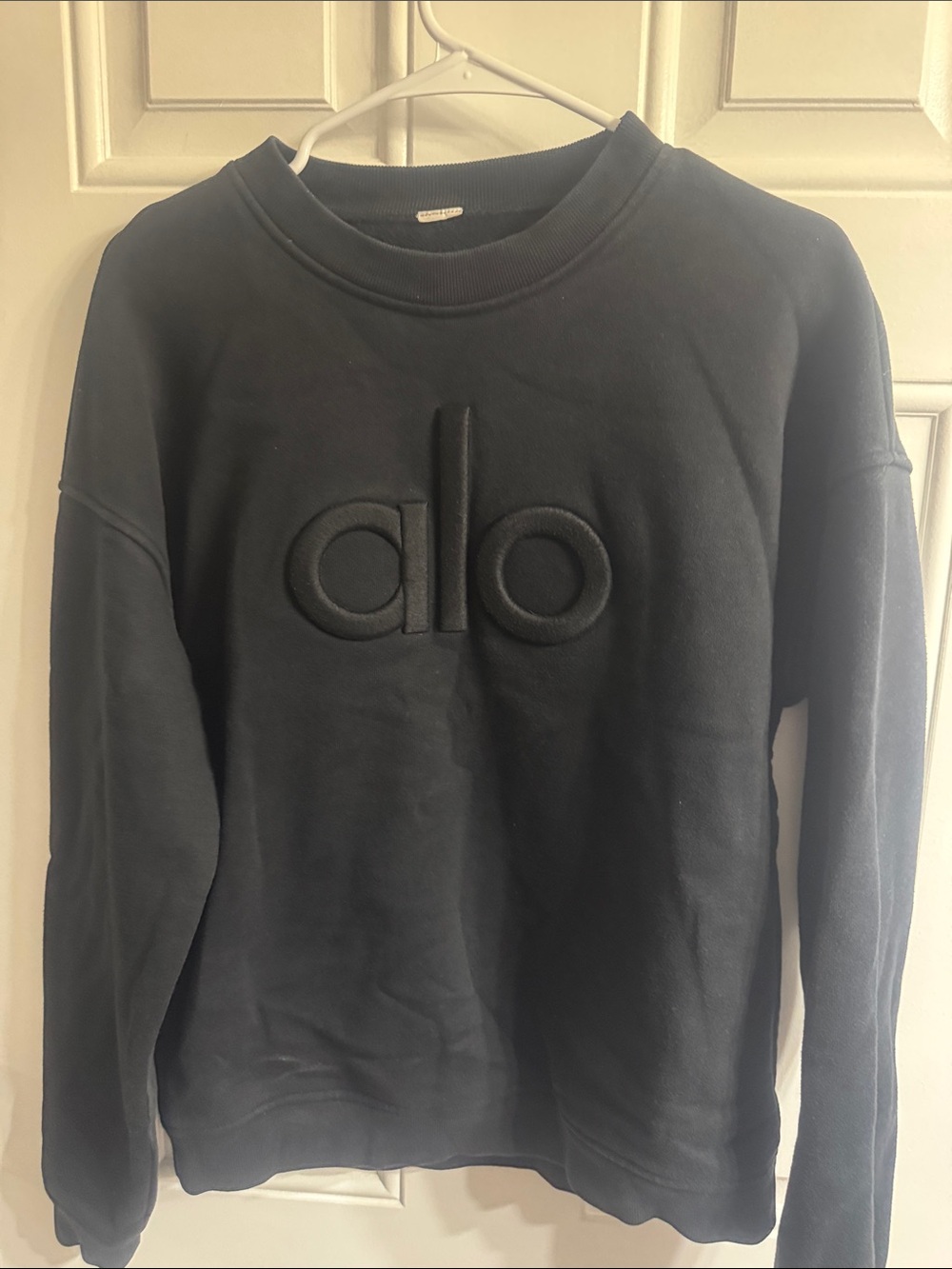 ALO Yoga Men’s Black Embossed Logo Crewneck Sweatshirt - Minimalist